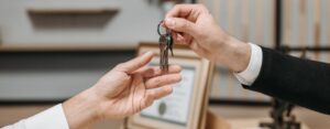 le rôle d'un huissier dans le processus d'expulsion