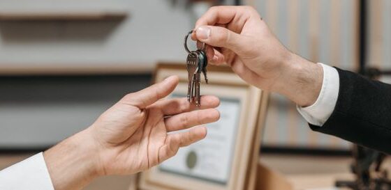 le rôle d'un huissier dans le processus d'expulsion