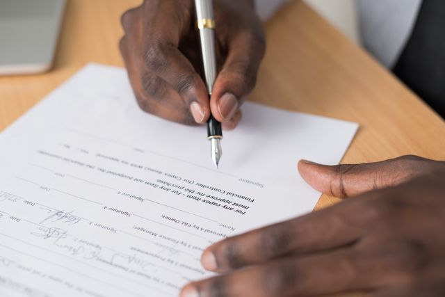 Signature d'un contrat de bail et versement du dépôt de garantie